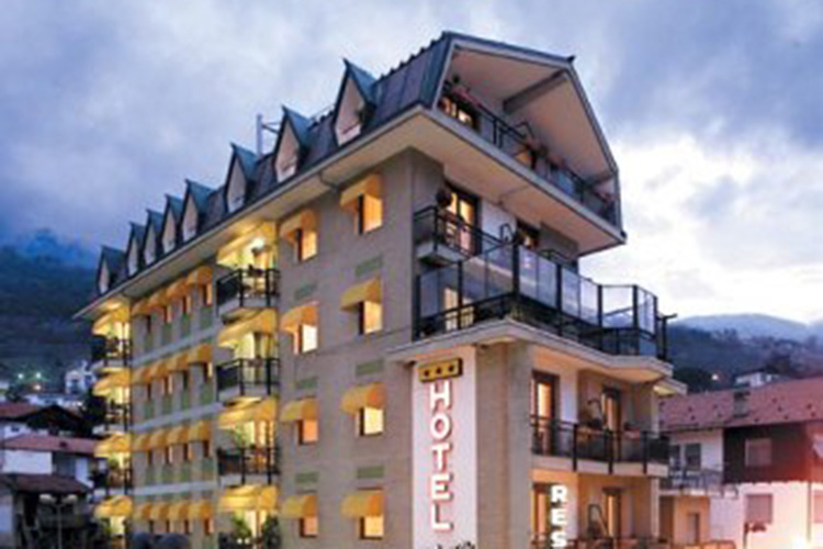 hotel-elena-001
