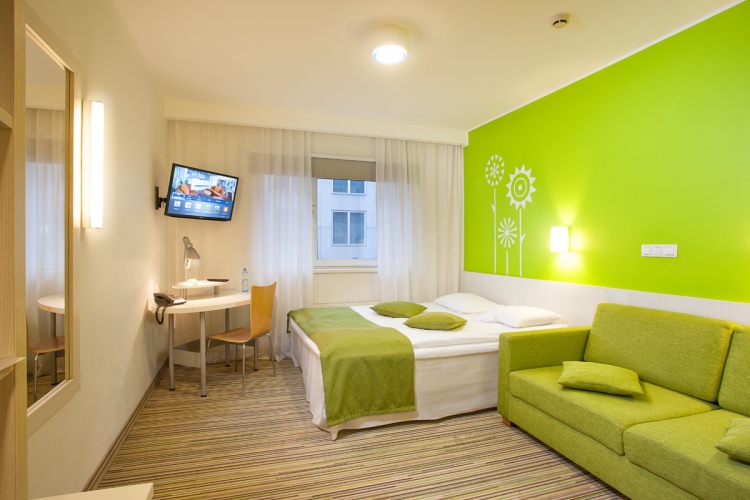 tallink-express-016-double-with-sofa