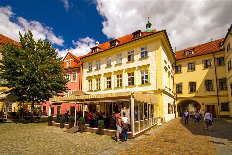 josephine-old-town-square-001