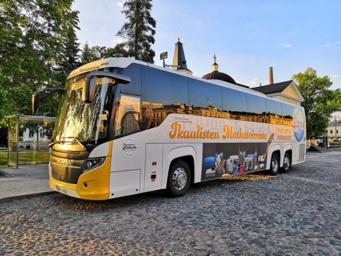 Ikaalisten Matkatoimiston bussi