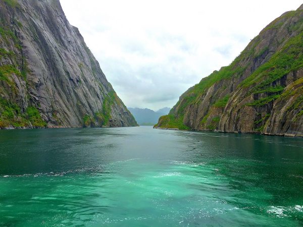 Trollfjord-vuonossa turkoosia vettä