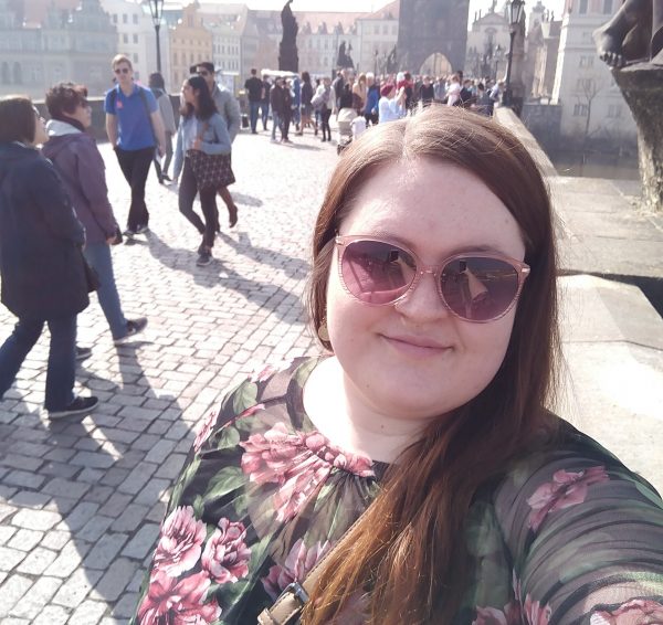 Tilma Nieminen työskentelee Ikaalisten Matkatoimistossa.