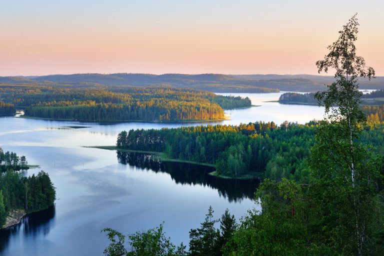 Saimaa Saimaan vesistöä kuvattuna ylhäältä.