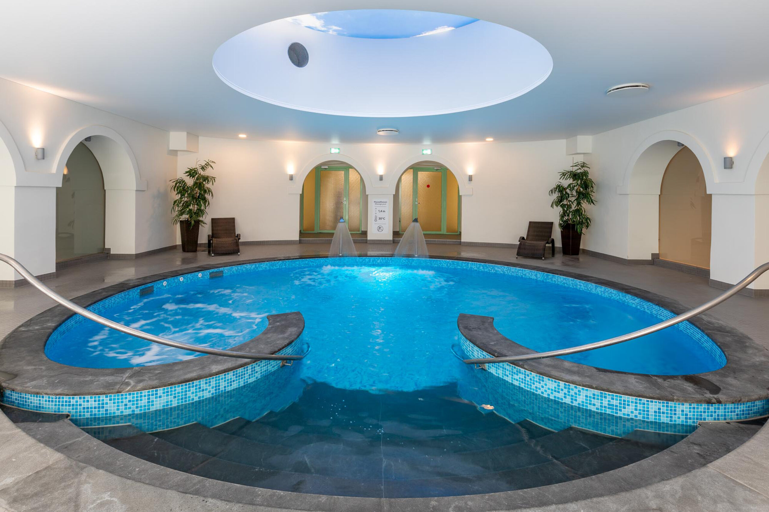 Strand Spa Hotel, allasosasto