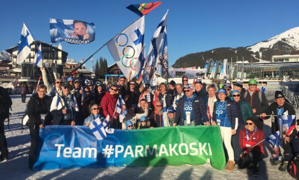 Krista-Posse poseeraa kameralle MM-kisoissa Seefeldissä